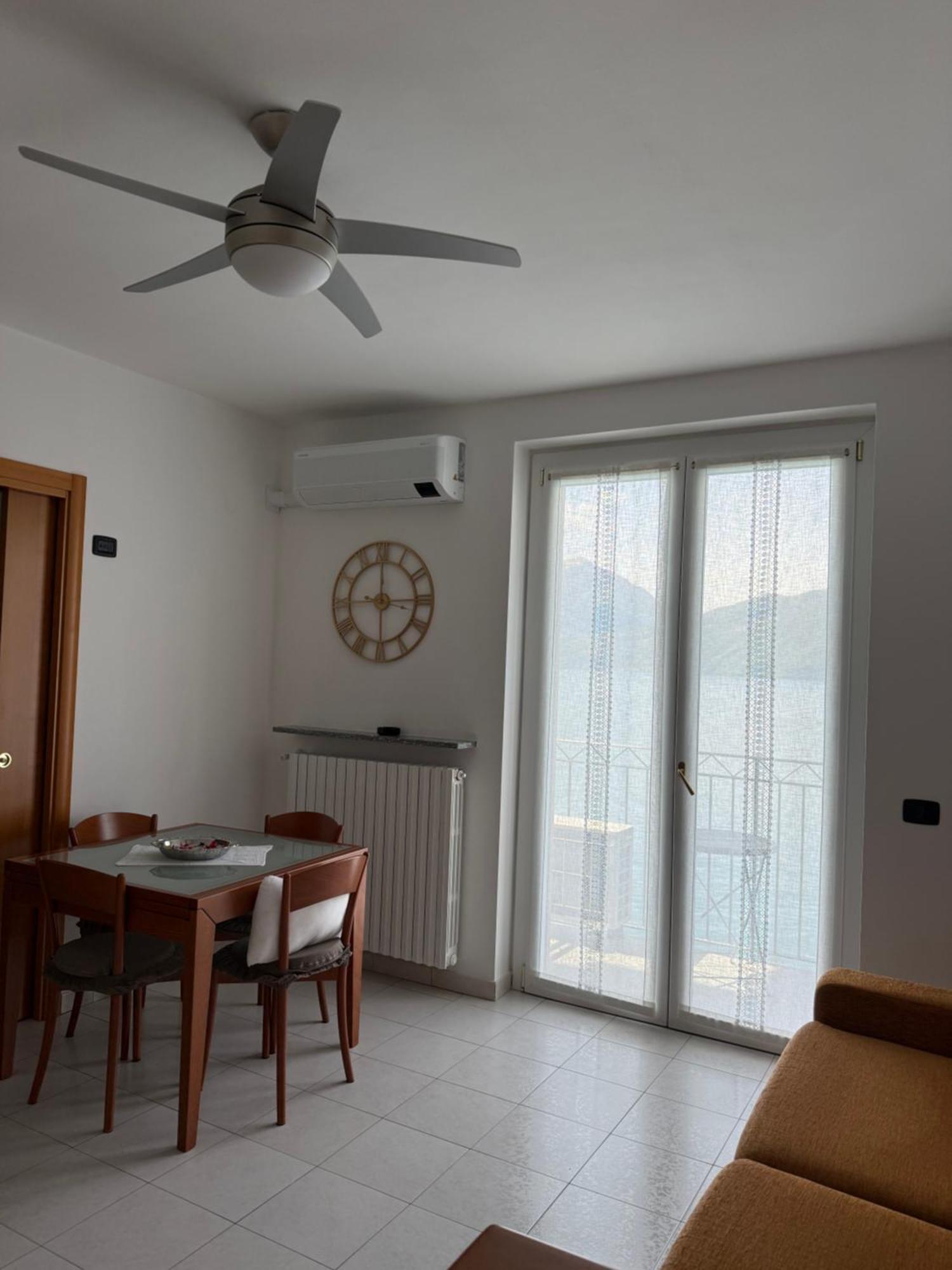 La Finestra Sul Lago Bellano Luaran gambar